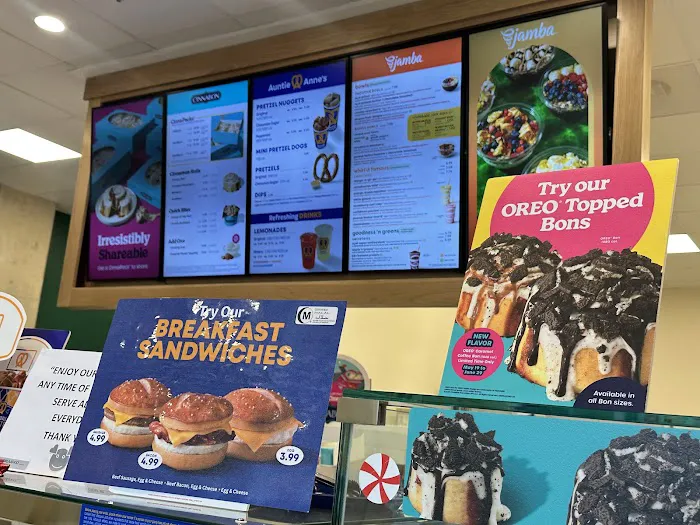 Cinnabon Picture 4