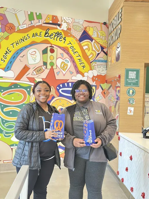 Auntie Anne's Picture 5