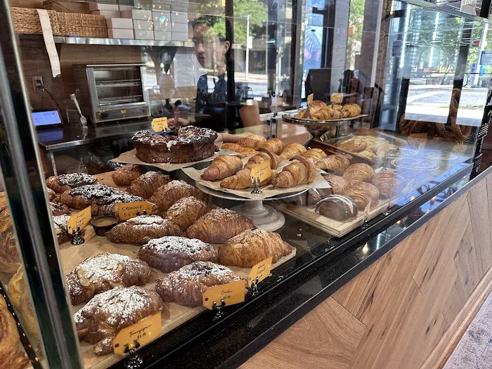Roggenart European Bakery, Bistro & Cafe Picture 7