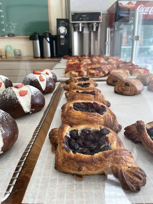 BALTOZ BAKERY Picture 7