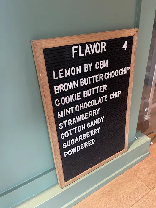 Cloudy Donut Co. Picture 4