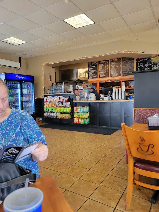 Davellis Bagel Cafe Picture 9