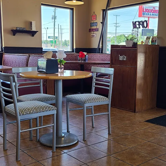 Davellis Bagel Cafe Picture 7