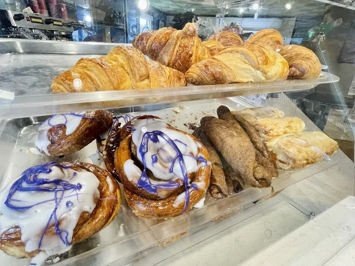 Bonjour Bakery & Cafe Picture 4