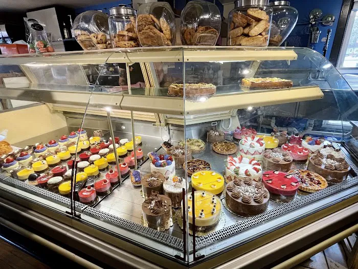 Bonjour Bakery & Cafe Picture 5