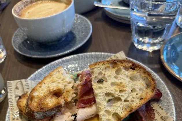 Kneads Bakeshop & Café