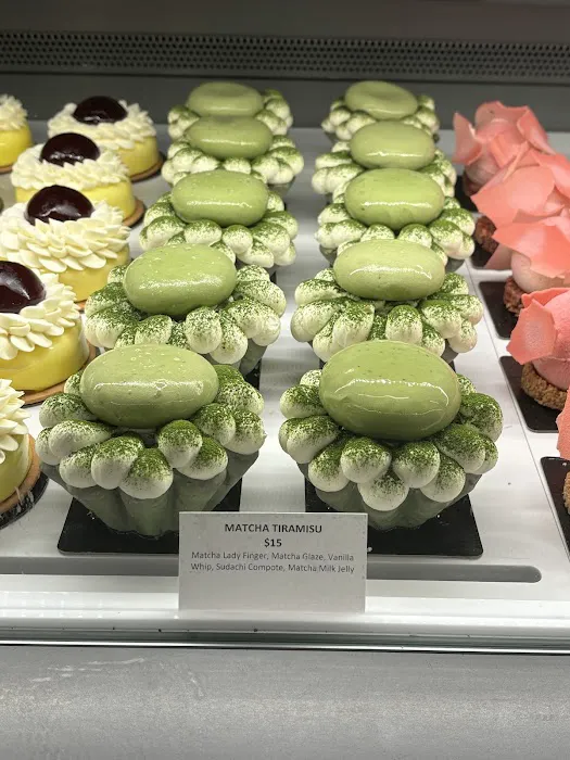 Sacré Sucré Picture 7