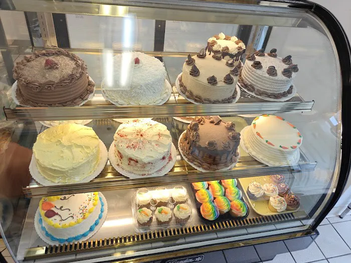 Pasqualini's Bakery Picture 6