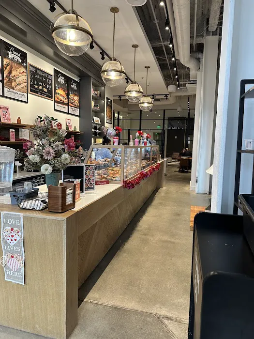 Roggenart European Bakery, Bistro & Cafe Picture 2