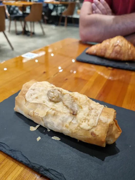 Roggenart European Bakery, Bistro & Cafe Picture 6