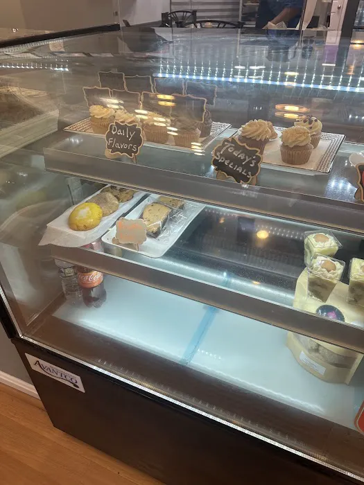 Midnite Confections Cupcakery Picture 3