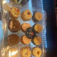 Midnite Confections Cupcakery ico
