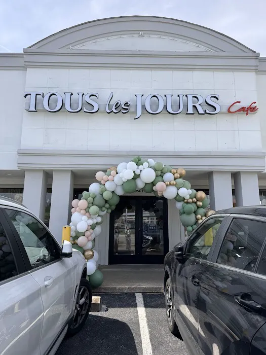Tous Les Jours Bakery & Cafe Picture 1