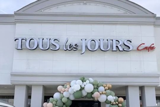 Tous Les Jours Bakery & Cafe
