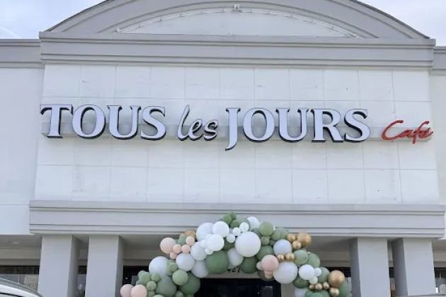 Tous Les Jours Bakery & Cafe