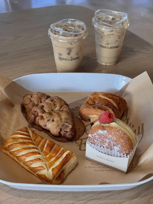 Tous Les Jours Bakery & Cafe Picture 3