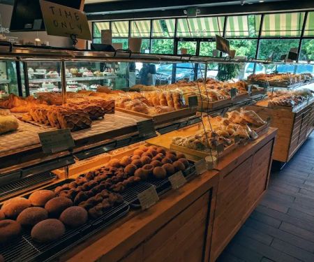 Tous Les Jours Bakery Cafe