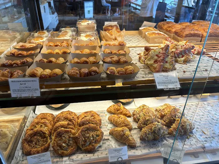 Tous Les Jours Bakery Cafe Picture 4