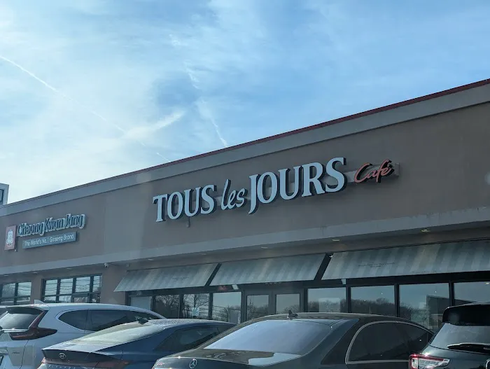 Tous Les Jours Bakery Cafe Picture 10