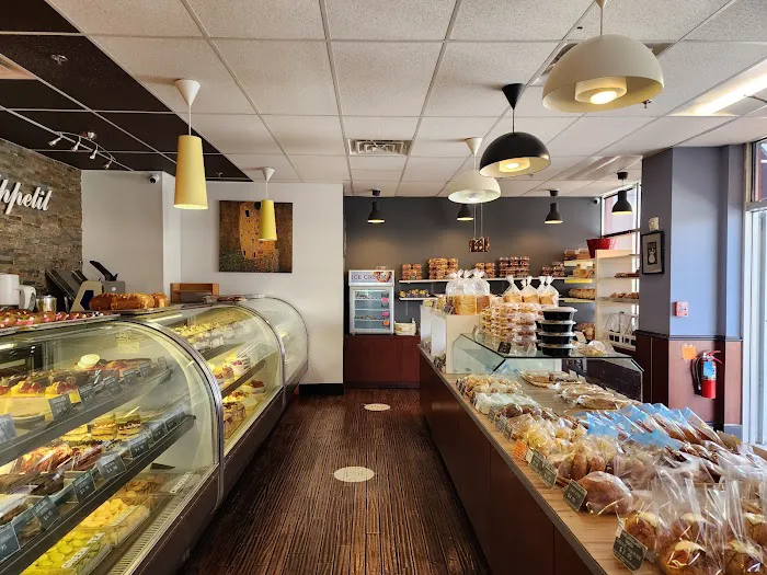 Bon Appetit Bakery & Cafe Picture 4