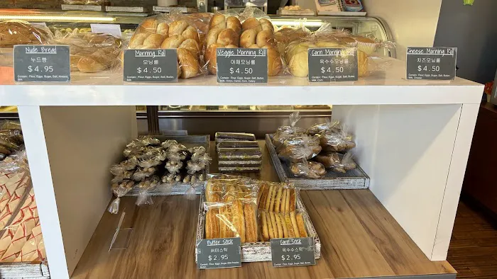 Bon Appetit Bakery & Cafe Picture 2