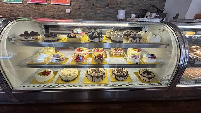 Bon Appetit Bakery & Cafe Picture 3