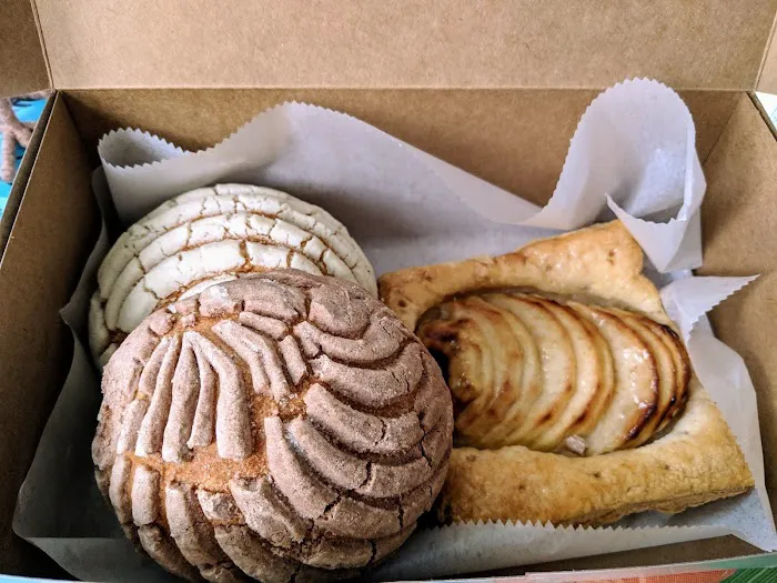 The Mayflower Bakery (La Flor De Mayo Bakery) Picture 8
