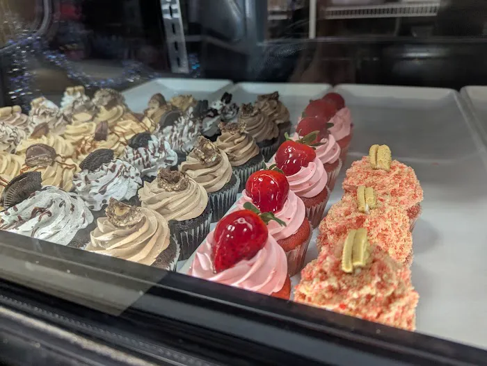 The Mayflower Bakery (La Flor De Mayo Bakery) Picture 10