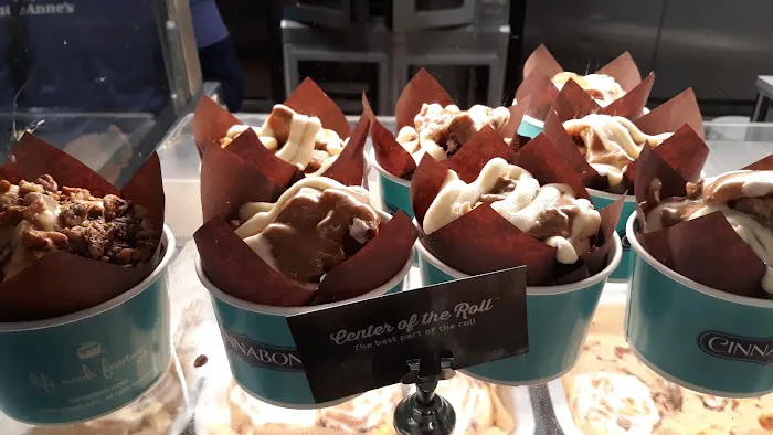 Cinnabon Picture 6