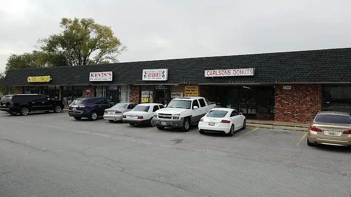 Carlson's Donuts Picture 4