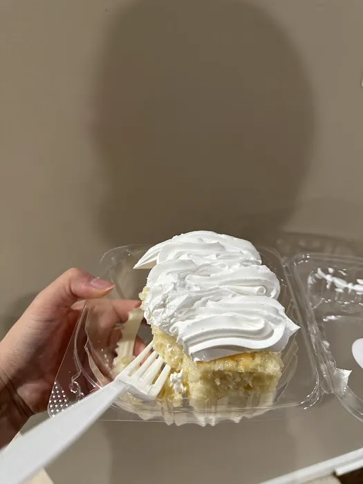 Lil Cakes & Creamery Picture 6