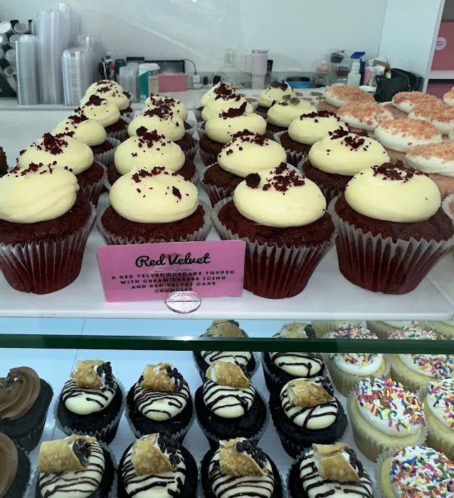 Lil Cakes & Creamery Picture 1