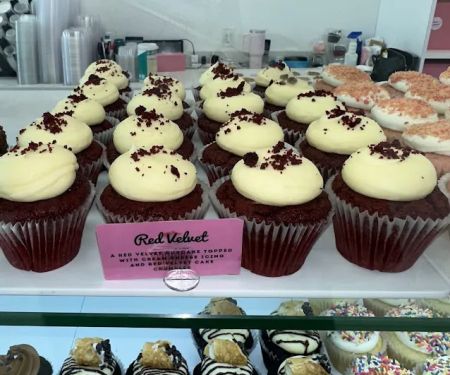 Lil Cakes & Creamery