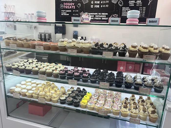 Lil Cakes & Creamery Picture 5