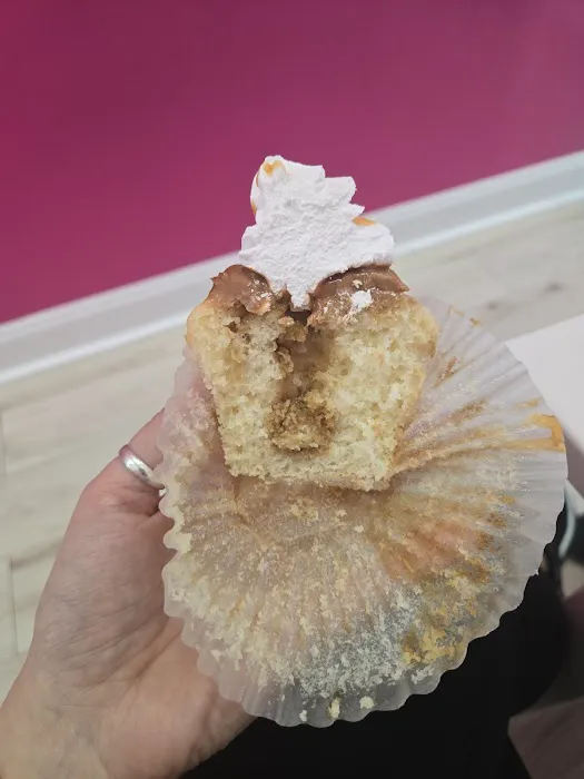 Lil Cakes & Creamery Picture 7