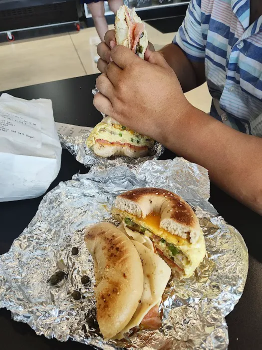 Über Bagels & Deli Picture 5