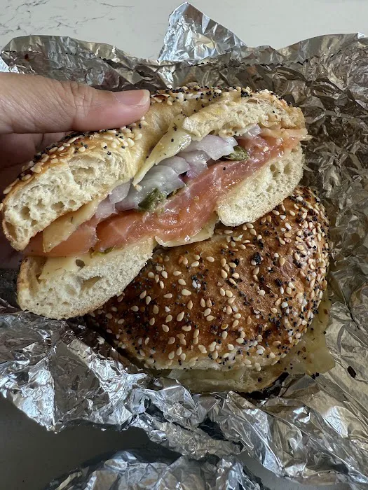 Über Bagels & Deli Picture 2