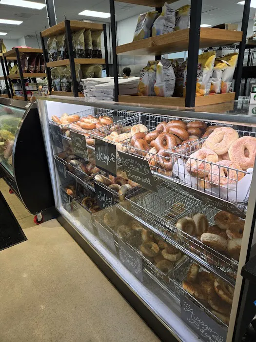 Über Bagels & Deli Picture 3