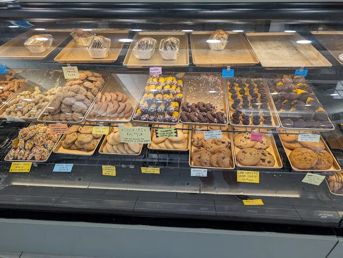 Bonheur Patisserie & Deli Picture 9
