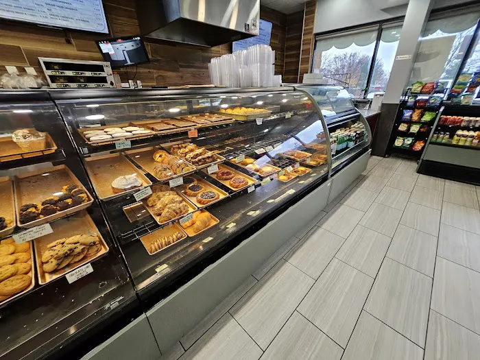 Bonheur Patisserie & Deli Picture 1