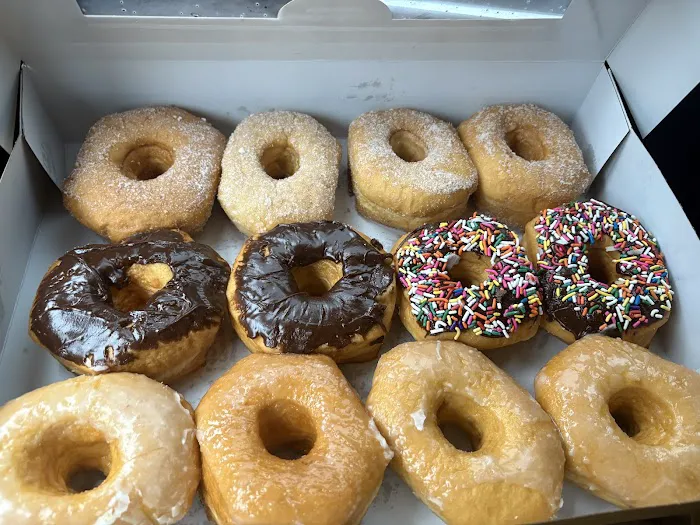 Quad Doughnuts & Deli Picture 2