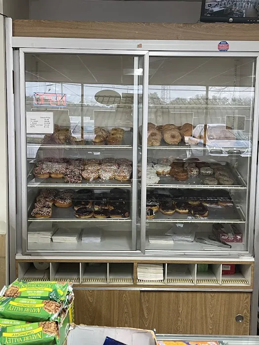 Quad Doughnuts & Deli Picture 7