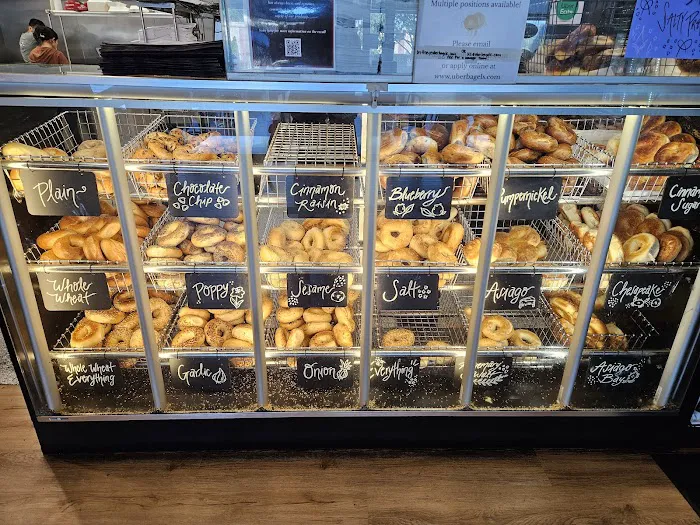 Über Bagels & Deli Picture 6