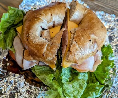u00dcber Bagels & Deli