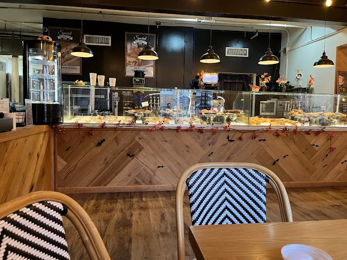 Roggenart European Bakery, Bistro & Cafe Picture 10