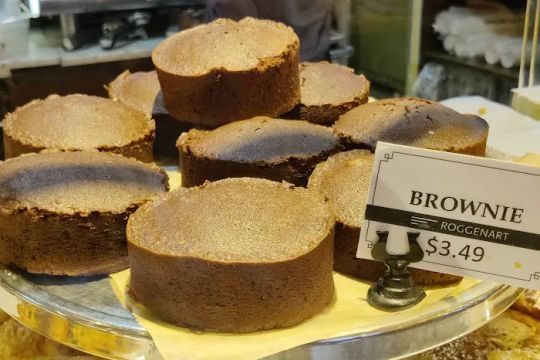 Roggenart European Bakery, Bistro & Cafe