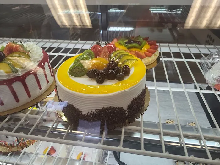 Cielo Dorado Bakery & Deli Picture 7
