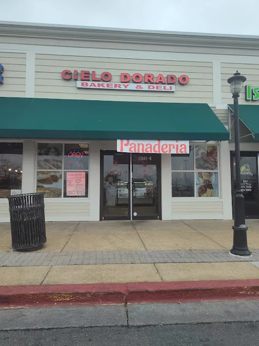Cielo Dorado Bakery & Deli Picture 3