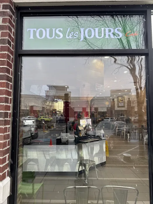 Tous Les Jours Bakery & Cafe Picture 1