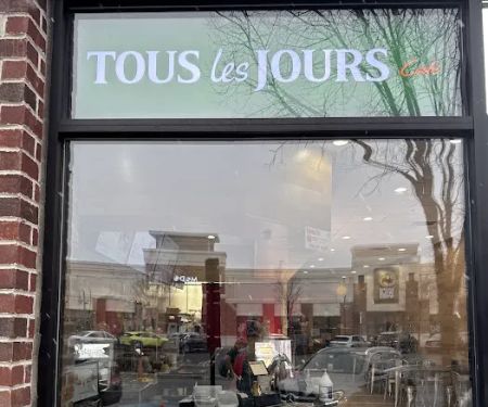 Tous Les Jours Bakery & Cafe
